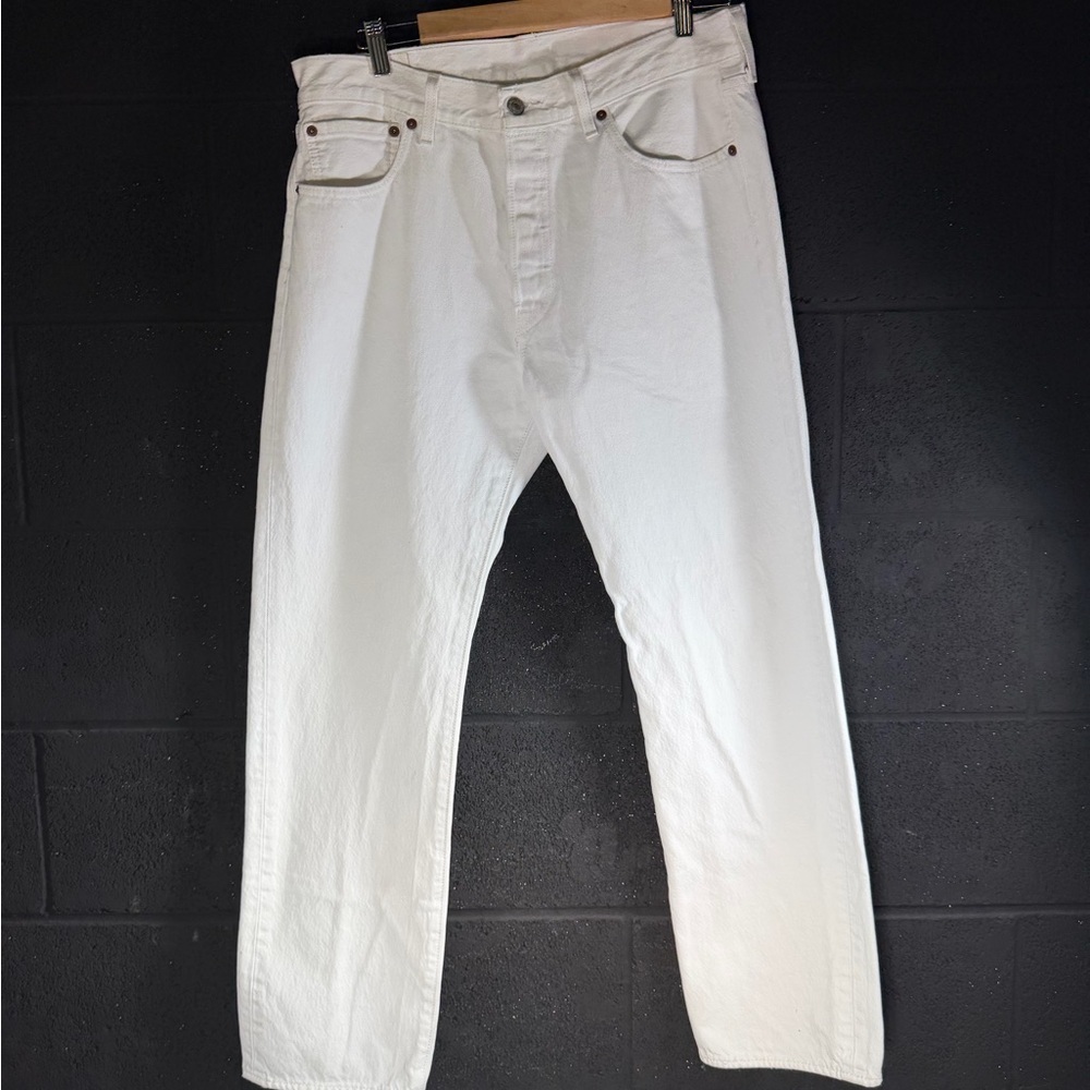 Levi's Men's White Straight Jeans - Picture 4 of 16